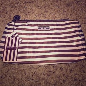 Brand new Henri Bendel travel pouch