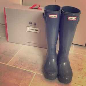 Grey Hunter Boots size 6 with box!