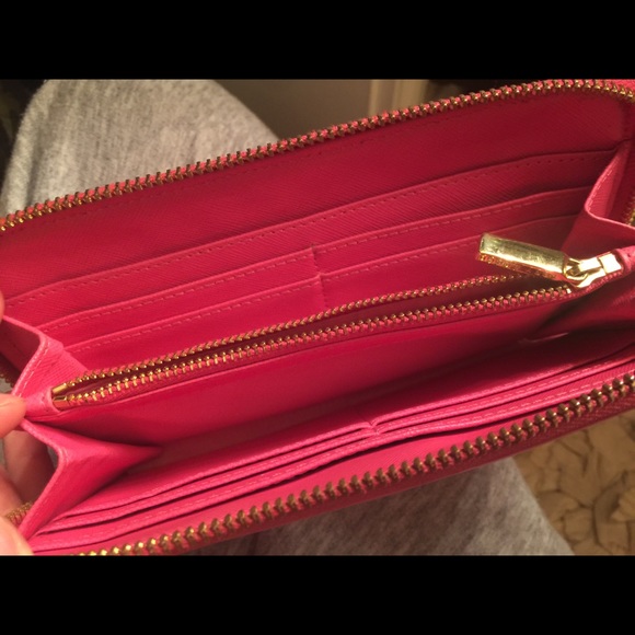 Tory Burch Wallet - Picture 4 of 4