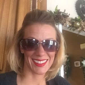 Meet your Posher, Hillary