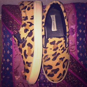 Steve Madden slip ons