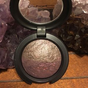 MAC mineralize eyeshadow in earthly riches
