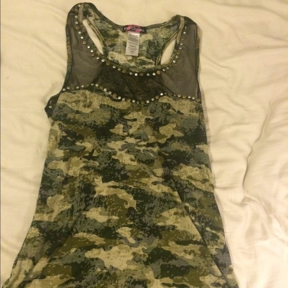 Camo tank