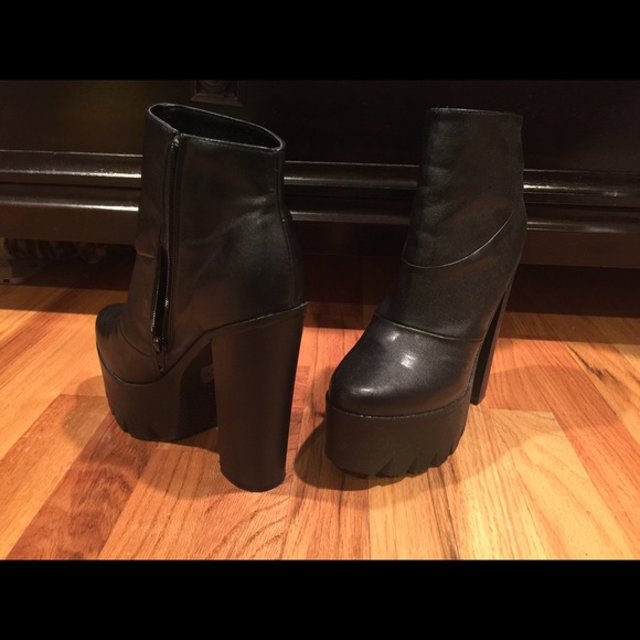 Ankle boots - Picture 2 of 2