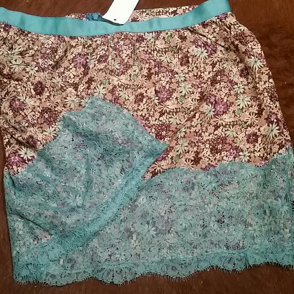 Flower print skirt - Picture 2 of 3