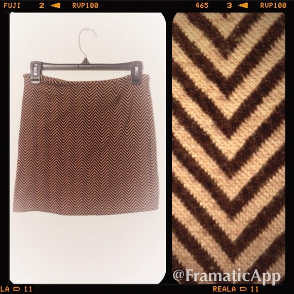 Brown/tan zig zag mini skirt