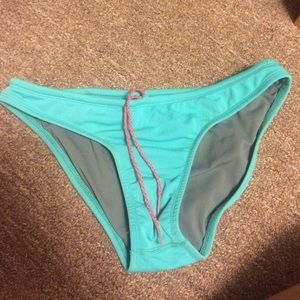 Jolyn seafoam scoop bottoms!