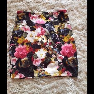 Urban Outfitters Silence + Noise Floral Skirt Sz S