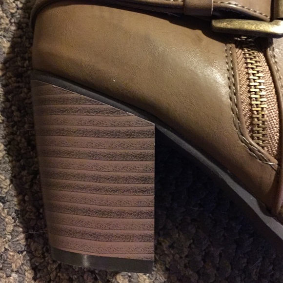 Cathy Jean buckled booties - Picture 3 of 3