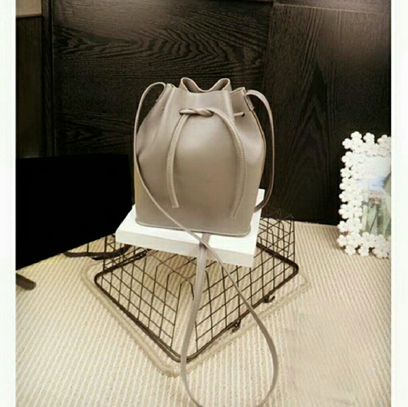 Grey drawstring leather bucket bag - Picture 1 of 2