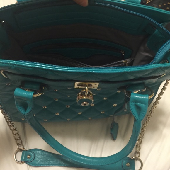 Purse - Picture 2 of 4