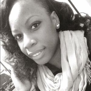 Meet your Posher, Denisha