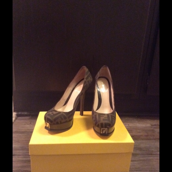 Brown Fendi 'Fendista Zucca' Platform Pumps