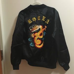 UNIF Vintage embroidered dragon bomber black