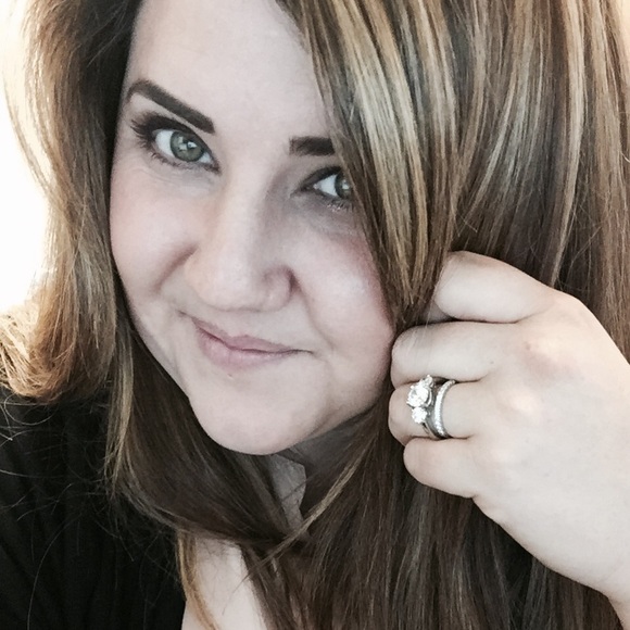 Meet your Posher, Elisa - Picture 2 of 2