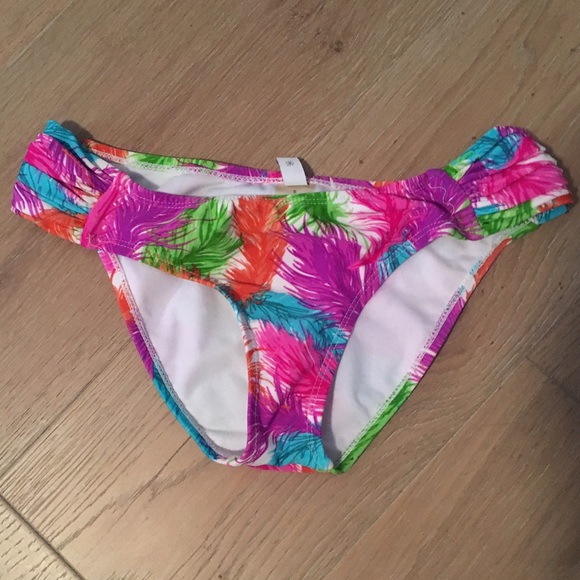 Delias bikini bottoms with a super cute print!