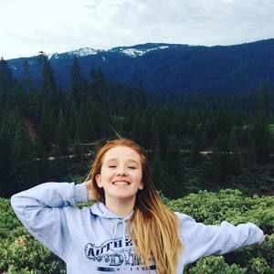 Meet your Posher, Brooke