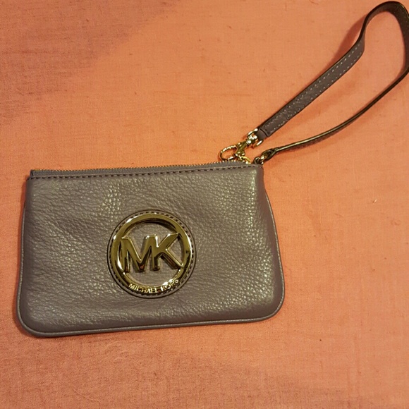 MICHAEL KORS WRISTLET. - Picture 2 of 4