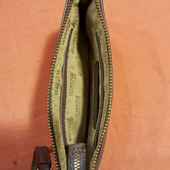 MICHAEL KORS WRISTLET. - Picture 4 of 4