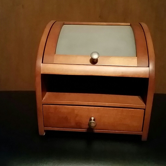 Jewelry box