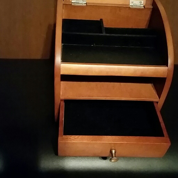 Jewelry box - Picture 2 of 4