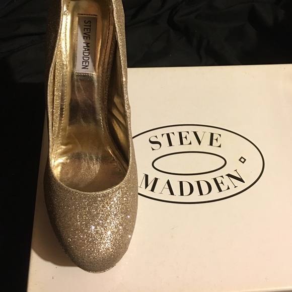 Steve Madden - Picture 2 of 4