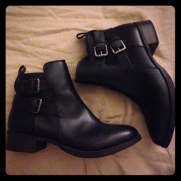 Black ankle booties size 8 gently used 3 times.