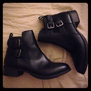 Black ankle booties size 8 gently used 3 times.
