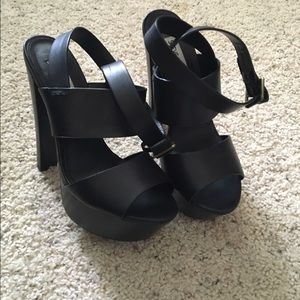 Steve Madden Dezzzy Size 7.5