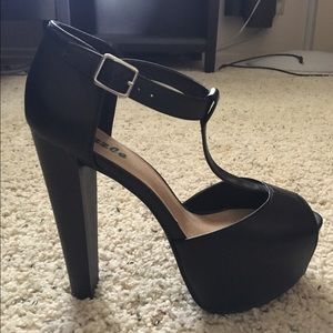 Strappy Black Heels, Size 7.5, Brand New