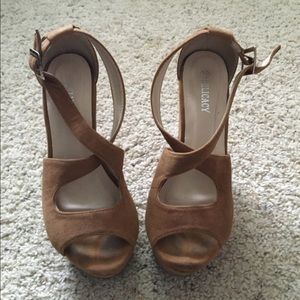 Tan/nude wedges, Size 7.5