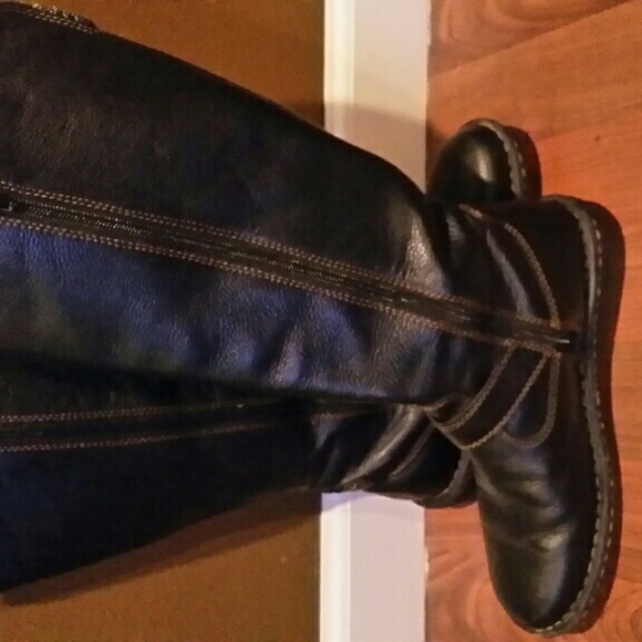 Boots - Picture 2 of 3