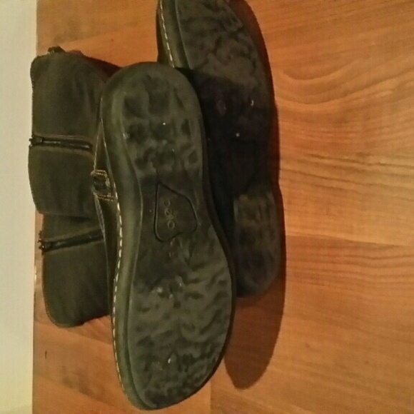 Boots - Picture 3 of 3