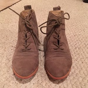 Brown suede booties!
