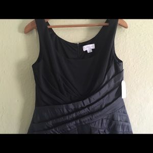 All pieces: 4 dresses, 1 blouse