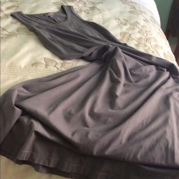 Long sleeveless dress