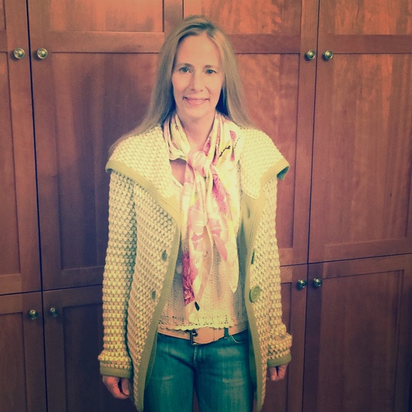 Free people gorgeous sweater s/p but fits M too