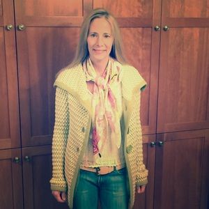 Free people gorgeous sweater s/p but fits M too