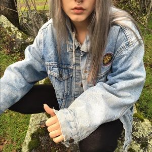 Vintage~ Levi's patch denim jacket