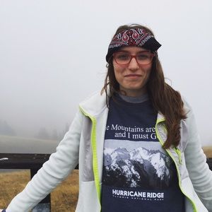 Meet your Posher, Danielle