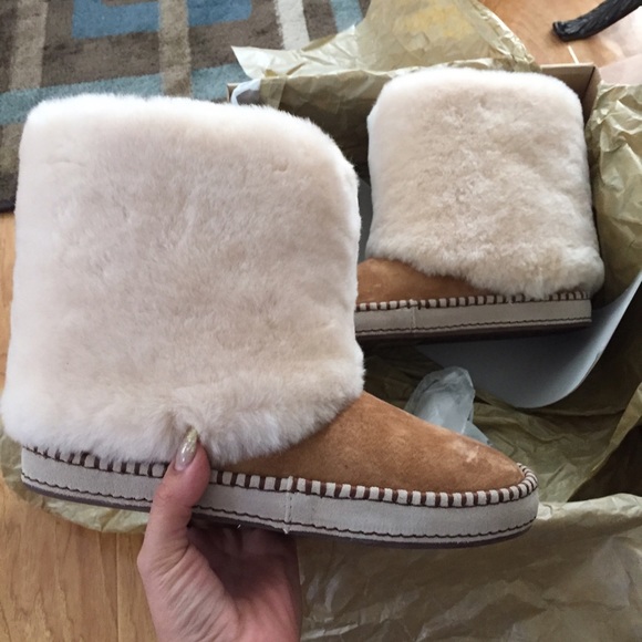 UGG authentic KESTREL shearling cuff boots Sz 8 - Picture 3 of 4