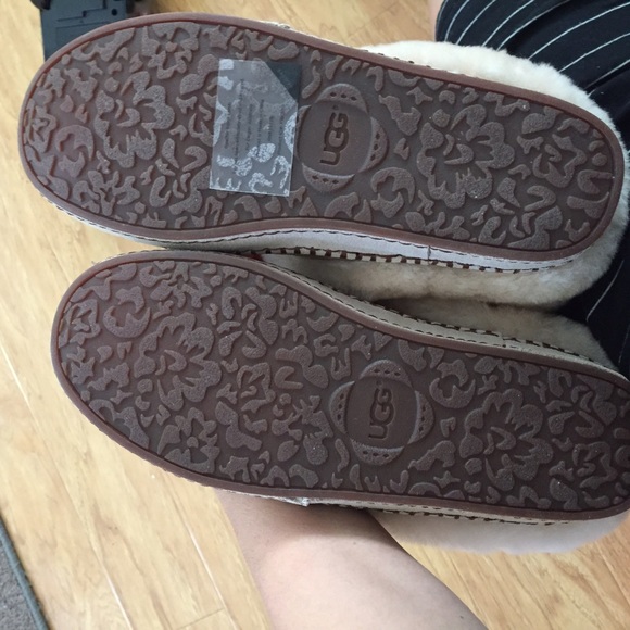 UGG authentic KESTREL shearling cuff boots Sz 8 - Picture 4 of 4