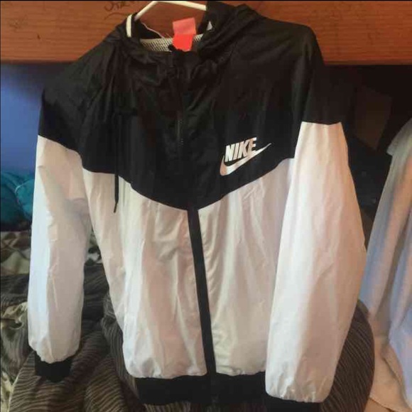 Nike Windbreaker SOLD - Picture 1 of 3