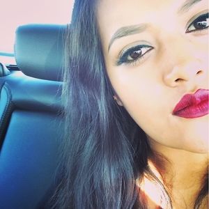 Meet your Posher, Ana