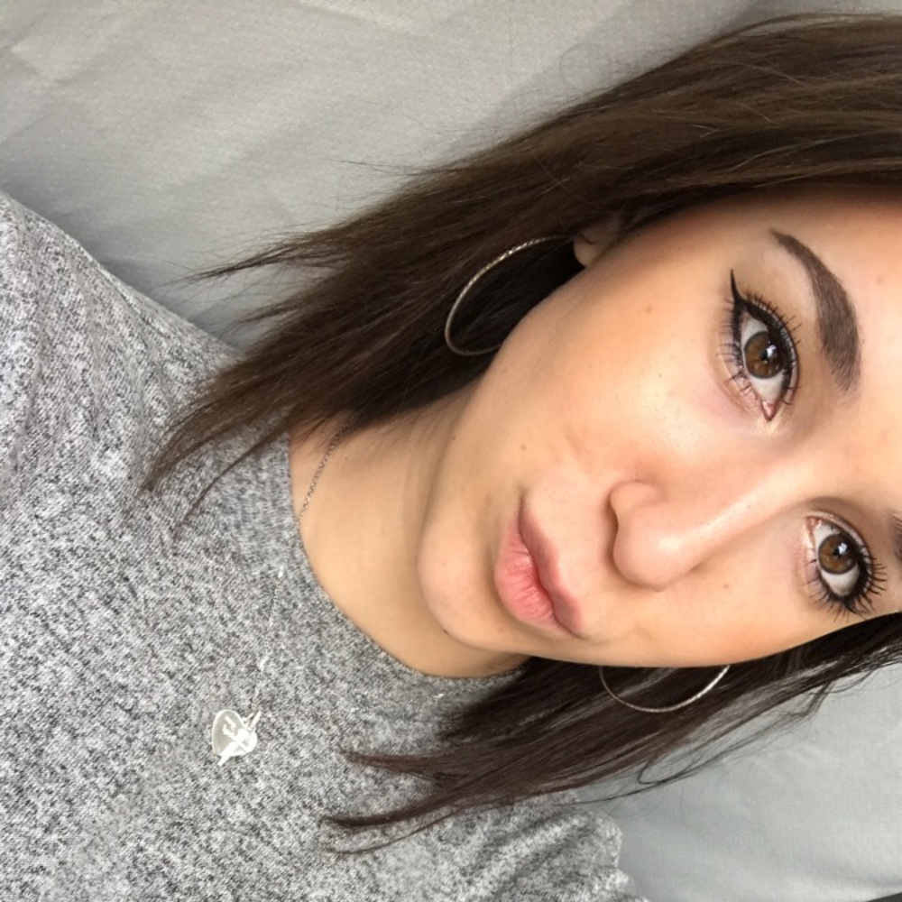 Meet your Posher Anastasia!