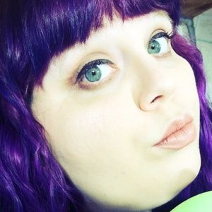 Meet your Posher, April