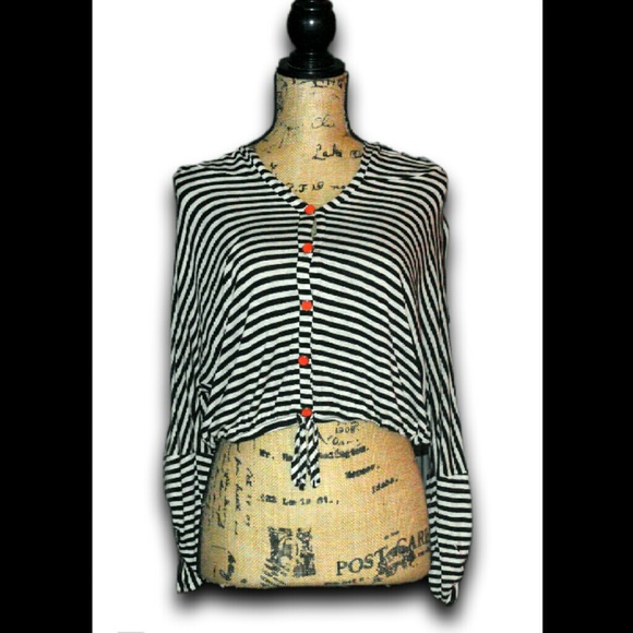 ❄️MIND CODE: B&W Striped Sailor Hooded Crop Top