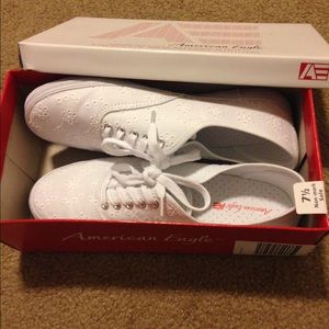 White American Eagle shoes BRAND NEW