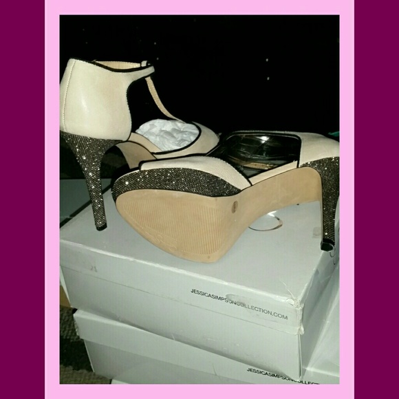 * GORGEOUS JESSICA SIMPSON HEELS * - Picture 3 of 3