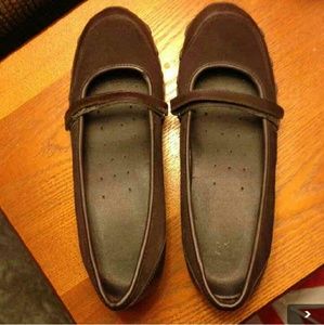 SKECHERS Flawless Mary Jane Style Brown Suede 8.5